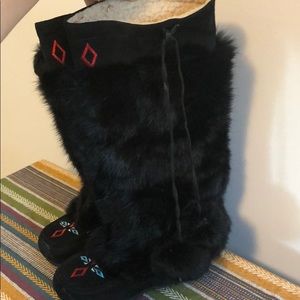 Rabbit hair Mukluk Miz Mooz boots